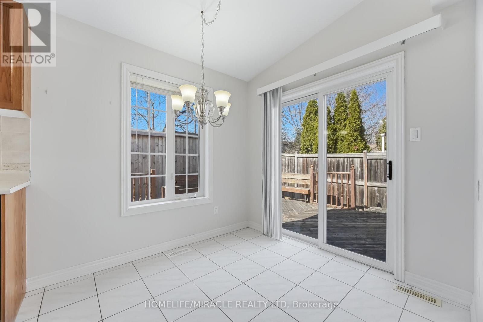 7064 Walworth Court, Mississauga, Ontario  L5N 7L4 - Photo 17 - W12924964