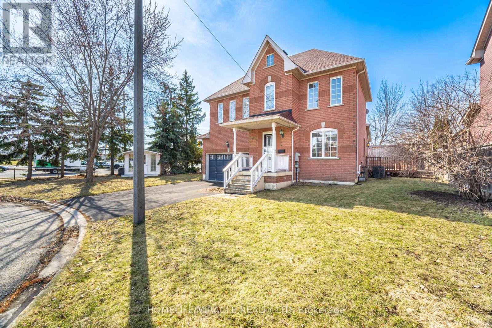 7064 Walworth Court, Mississauga, Ontario  L5N 7L4 - Photo 6 - W12924964