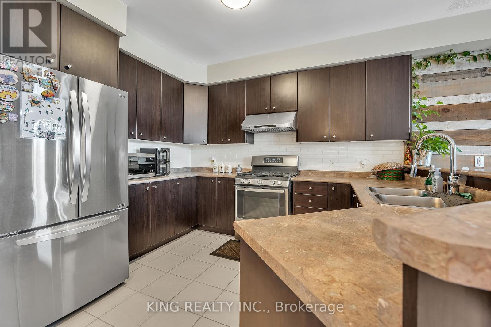 74 - 651 Farmstead Drive, Milton, Ontario  L9T 7W2 - Photo 10 - W12924988