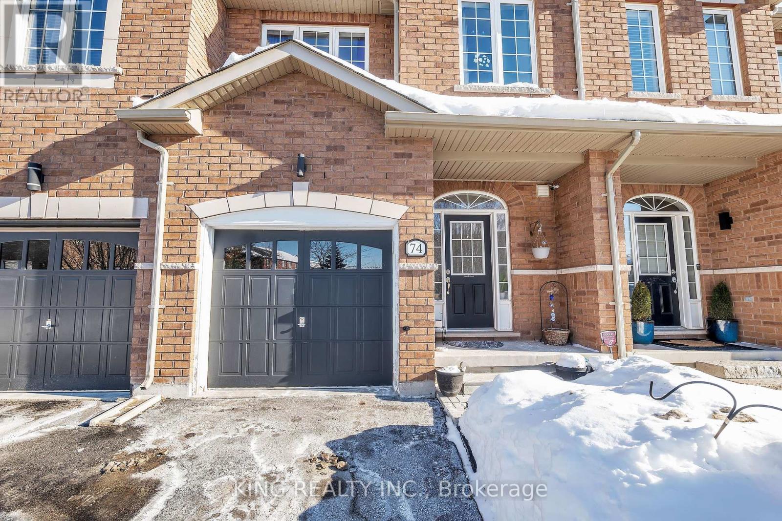 74 - 651 Farmstead Drive, Milton, Ontario  L9T 7W2 - Photo 2 - W12924988