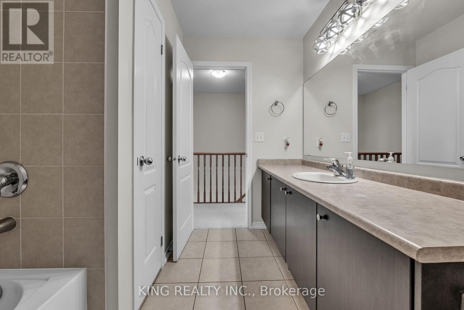 74 - 651 Farmstead Drive, Milton, Ontario  L9T 7W2 - Photo 24 - W12924988