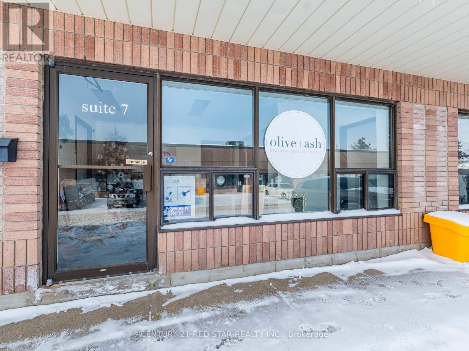 6 & 7 - 76 Centennial Road, Orangeville, Ontario  L9W 1P9 - Photo 4 - W12925006