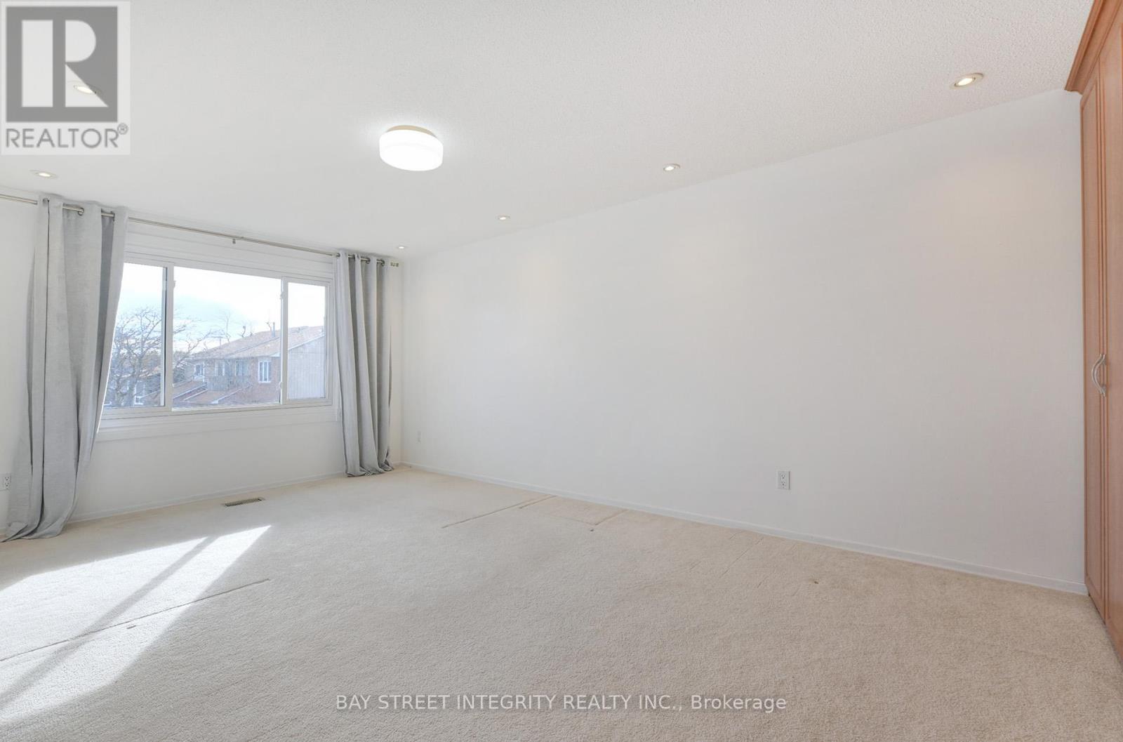 976 Raintree Lane, Mississauga, Ontario  L5H 3Y6 - Photo 22 - W12925018