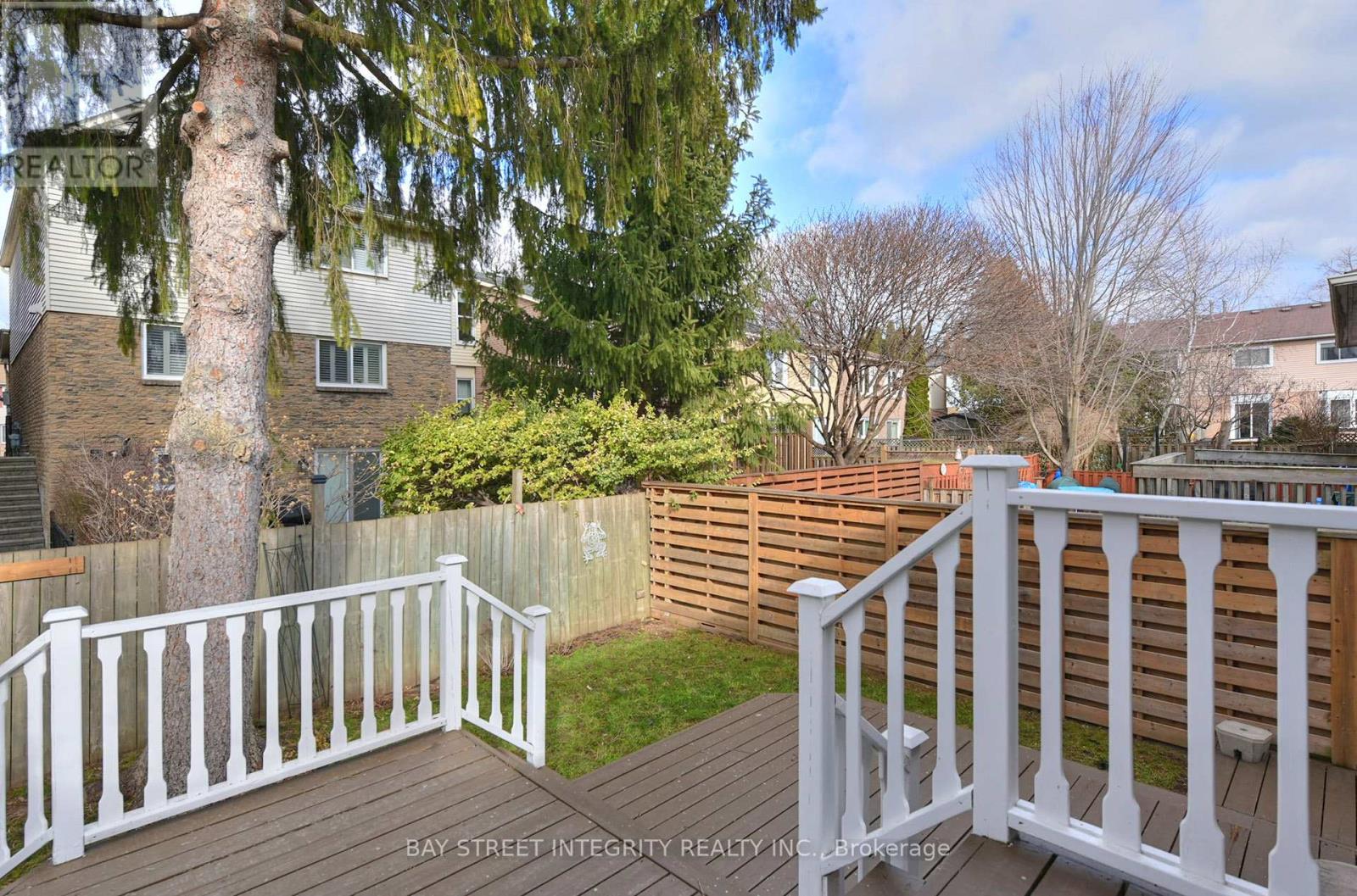 976 Raintree Lane, Mississauga, Ontario  L5H 3Y6 - Photo 30 - W12925018