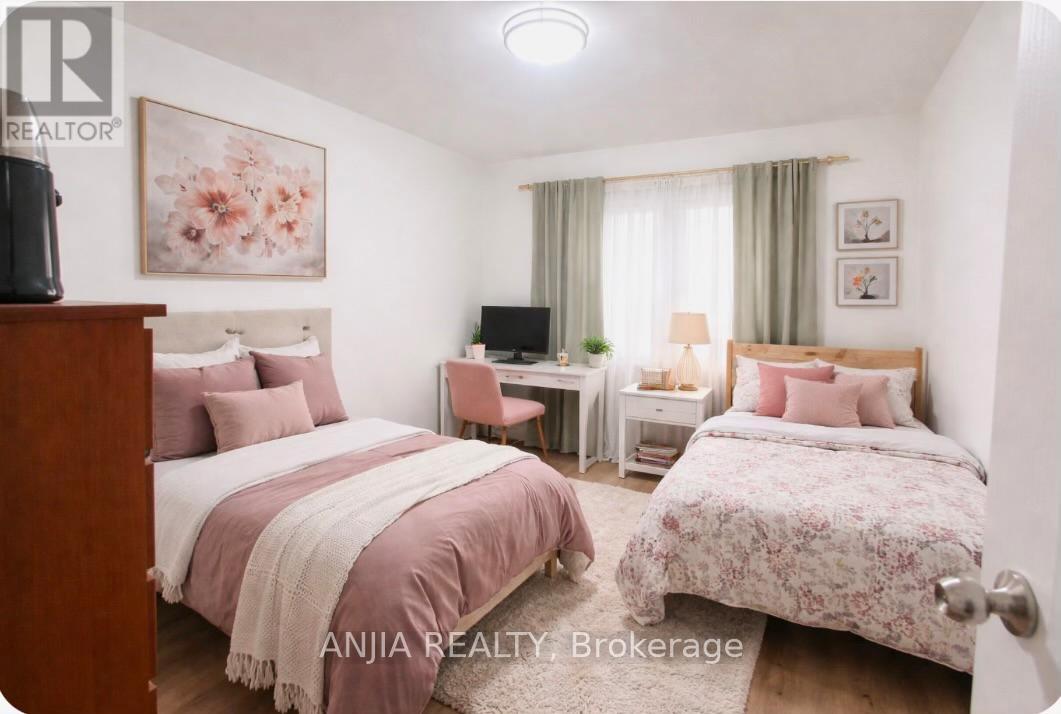 77 Nash Drive, Toronto, Ontario  M3M 2L6 - Photo 11 - W12925058