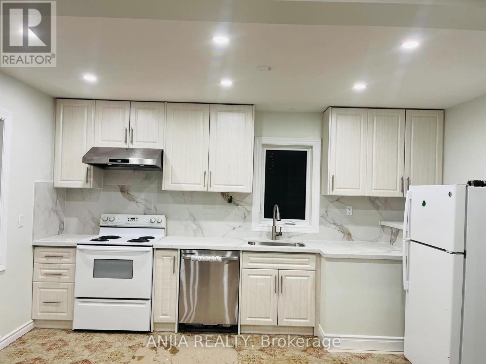 77 Nash Drive, Toronto, Ontario  M3M 2L6 - Photo 3 - W12925058