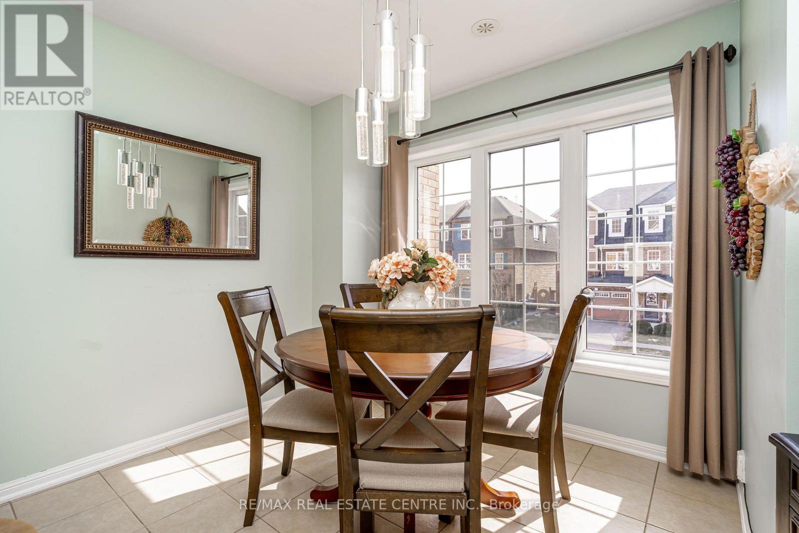 84 Vanhorne Close, Brampton, Ontario  L7A 0X9 - Photo 13 - W12925062