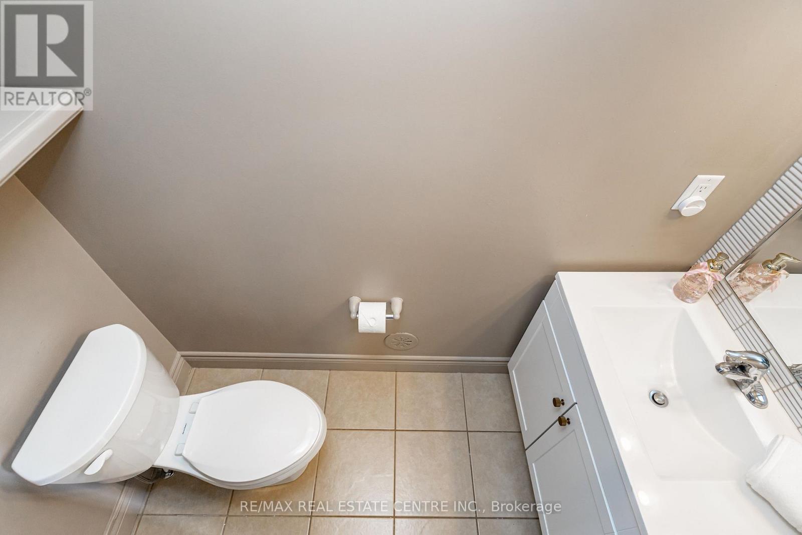 84 Vanhorne Close, Brampton, Ontario  L7A 0X9 - Photo 15 - W12925062