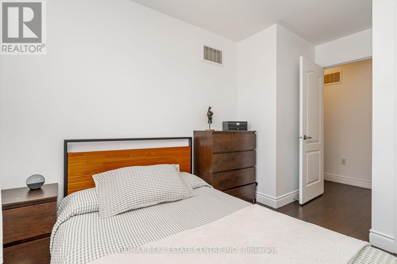 84 Vanhorne Close, Brampton, Ontario  L7A 0X9 - Photo 25 - W12925062