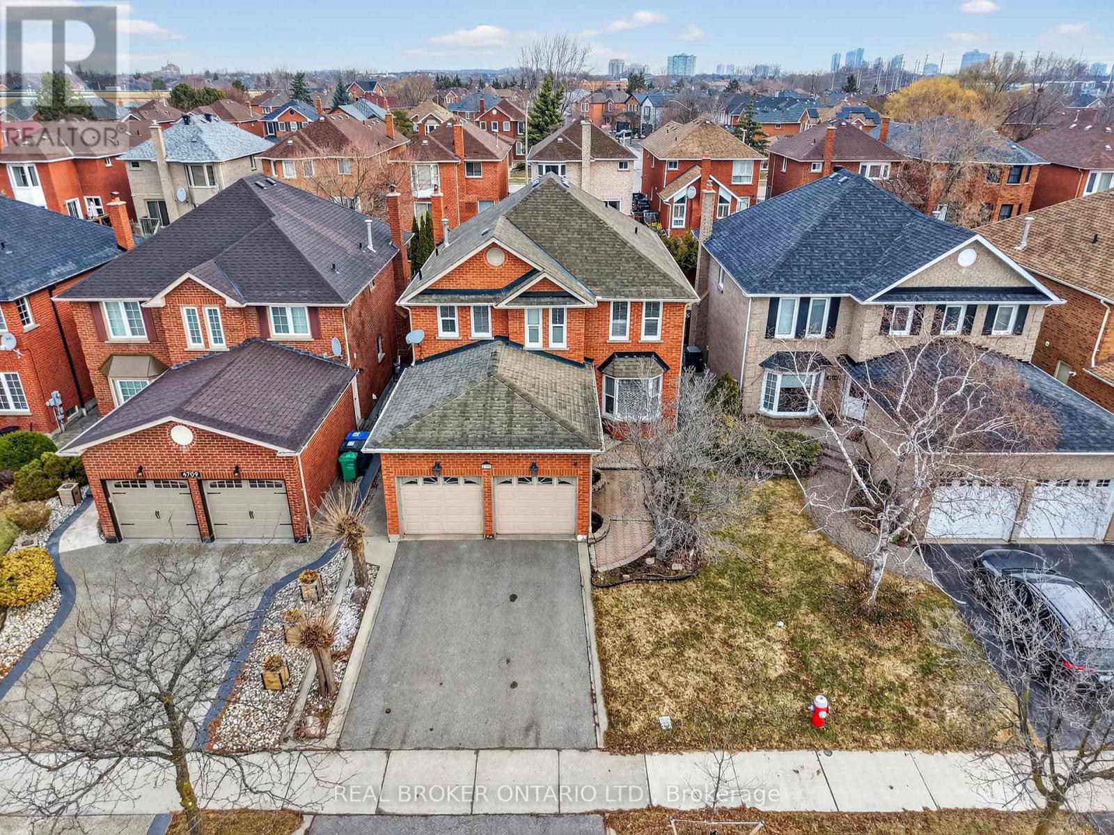 4705 Rathkeale Road, Mississauga, Ontario  L5V 1J8 - Photo 3 - W12925078