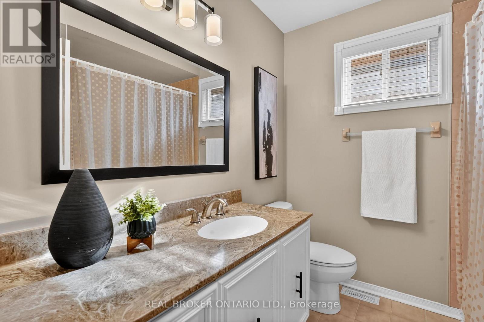 4705 Rathkeale Road, Mississauga, Ontario  L5V 1J8 - Photo 36 - W12925078