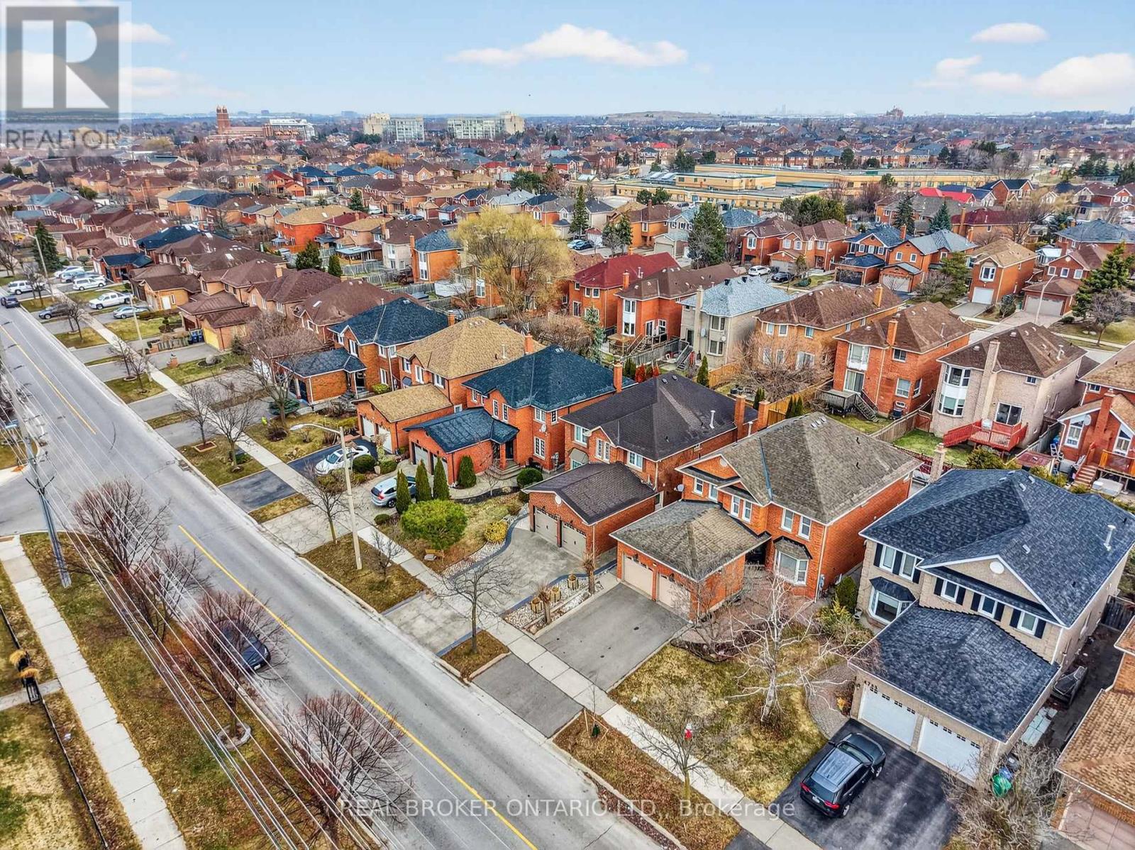 4705 Rathkeale Road, Mississauga, Ontario  L5V 1J8 - Photo 4 - W12925078