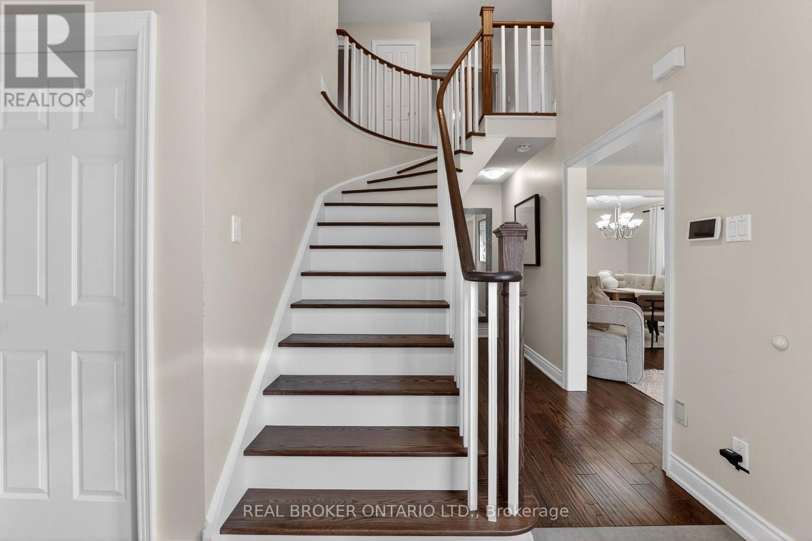 4705 Rathkeale Road, Mississauga, Ontario  L5V 1J8 - Photo 7 - W12925078