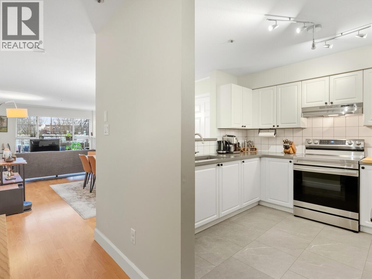 209 3480 Main Street, Vancouver, British Columbia V5V 3N2 - Photo 5 - R3086758