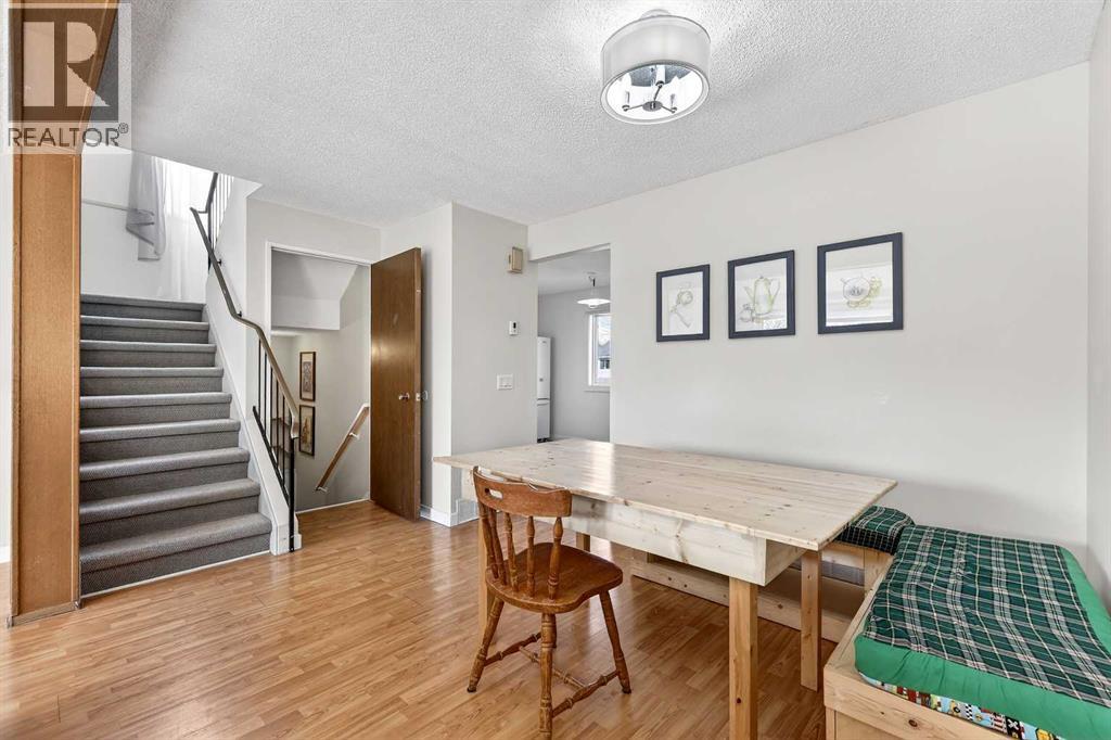 95 Woodglen Grove SW, Calgary, Alberta  T2W 4J9 - Photo 12 - A2294678