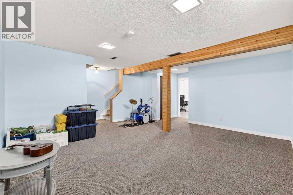 95 Woodglen Grove SW, Calgary, Alberta  T2W 4J9 - Photo 36 - A2294678