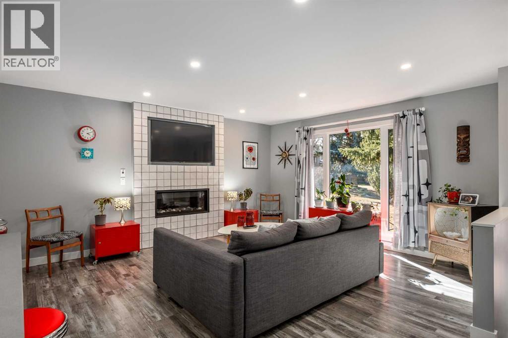 224 Cedarbrae Crescent SW, Calgary, Alberta  T2W 1Y4 - Photo 6 - A2295154