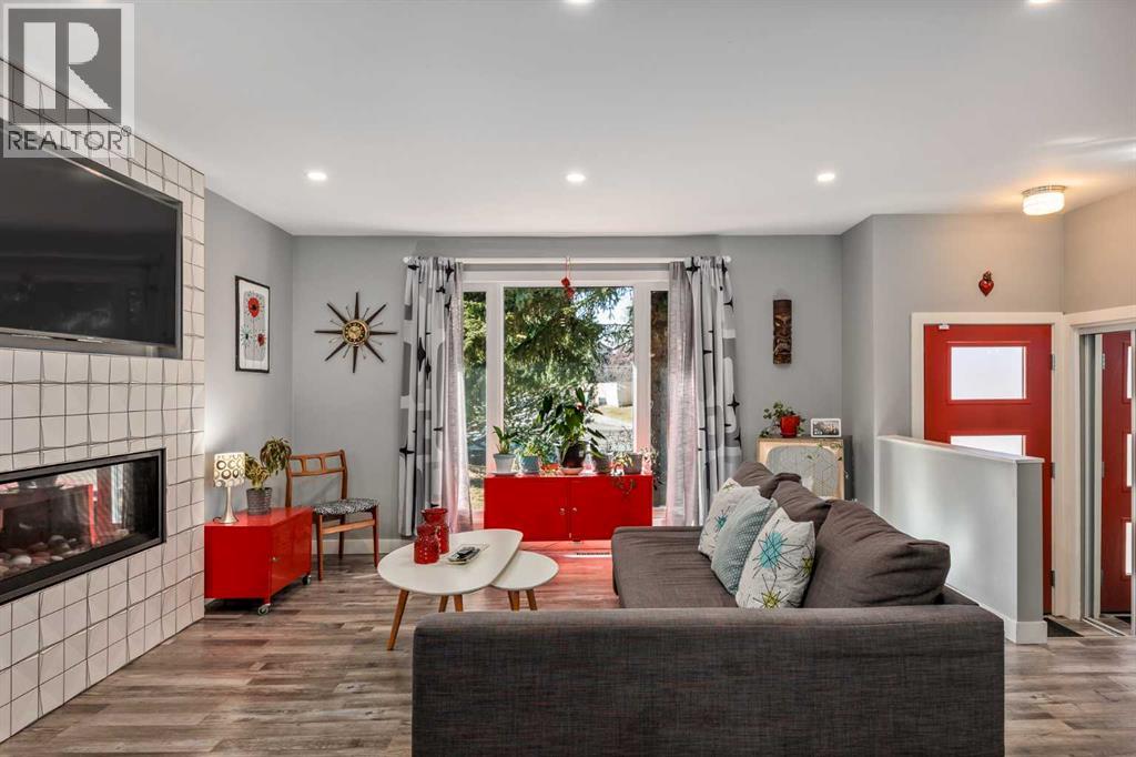 224 Cedarbrae Crescent SW, Calgary, Alberta  T2W 1Y4 - Photo 5 - A2295154