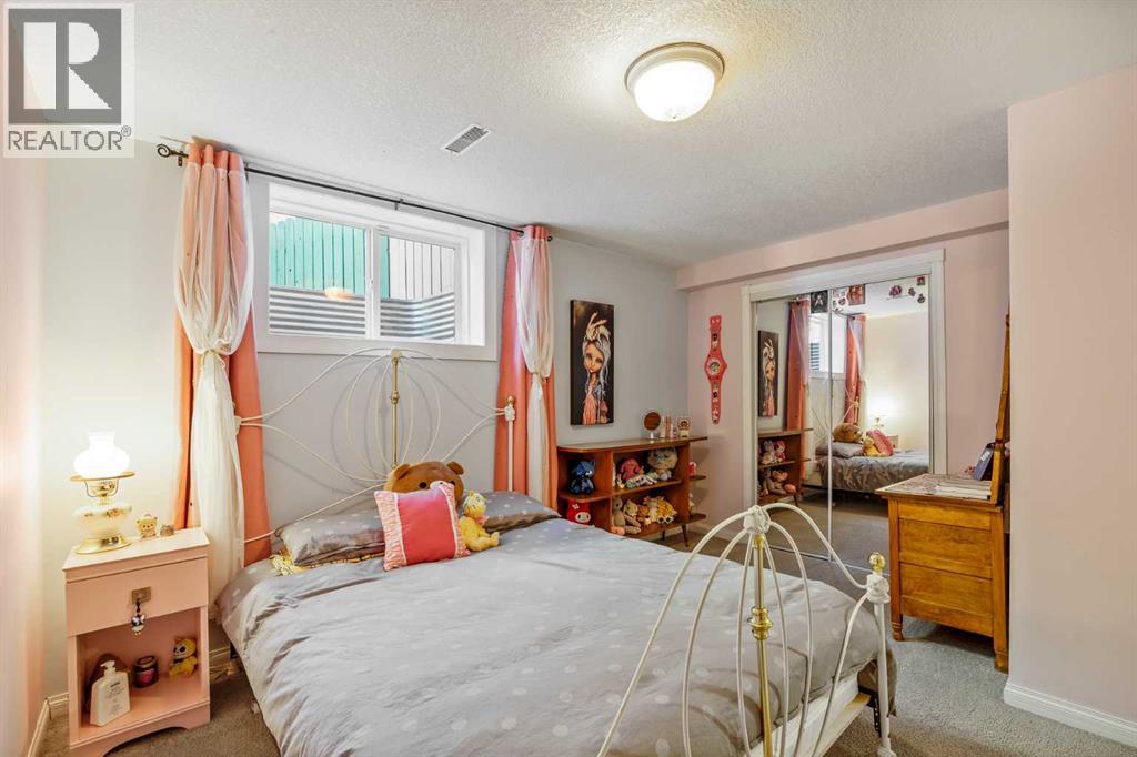 224 Cedarbrae Crescent SW, Calgary, Alberta  T2W 1Y4 - Photo 30 - A2295154