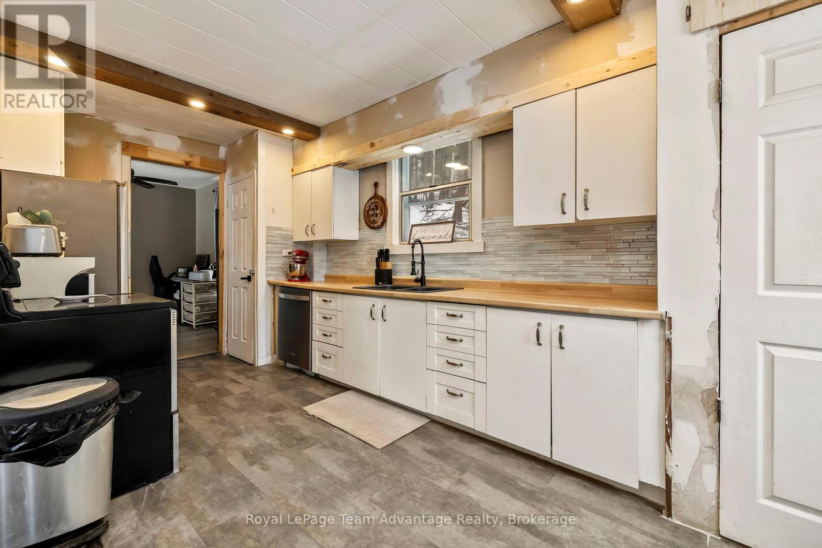 5 Murray Point Road, Mcdougall, Ontario  P2A 2W9 - Photo 11 - X12920278