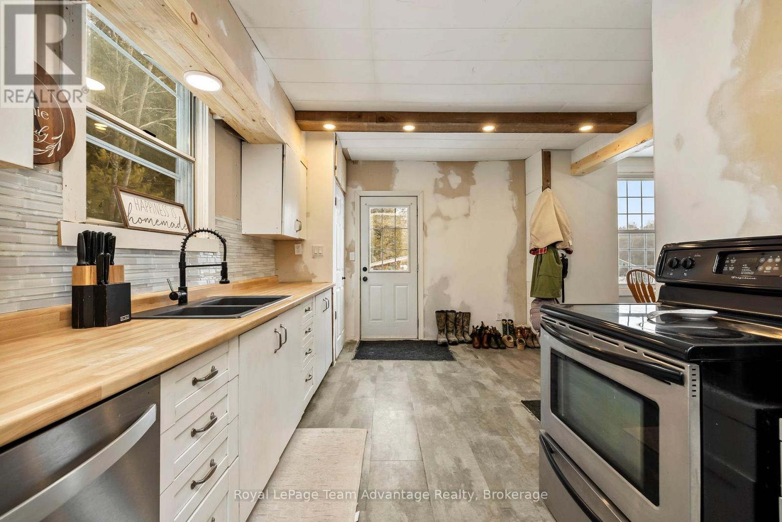 5 Murray Point Road, Mcdougall, Ontario  P2A 2W9 - Photo 9 - X12920278