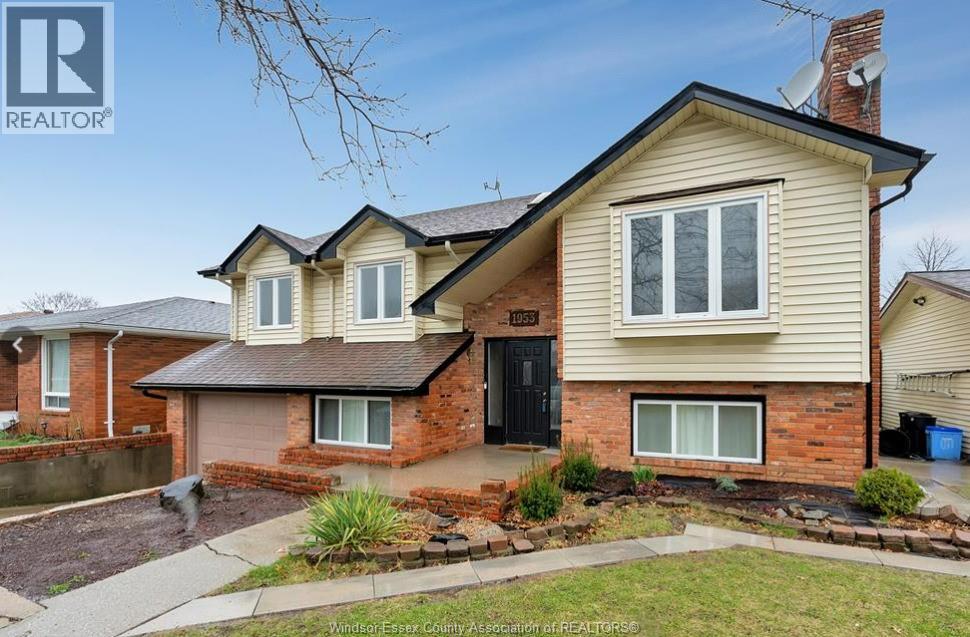 MLS# 26006319: 1953 LEPAIN CRESCENT Unit# UPPER, LaSalle, Canada