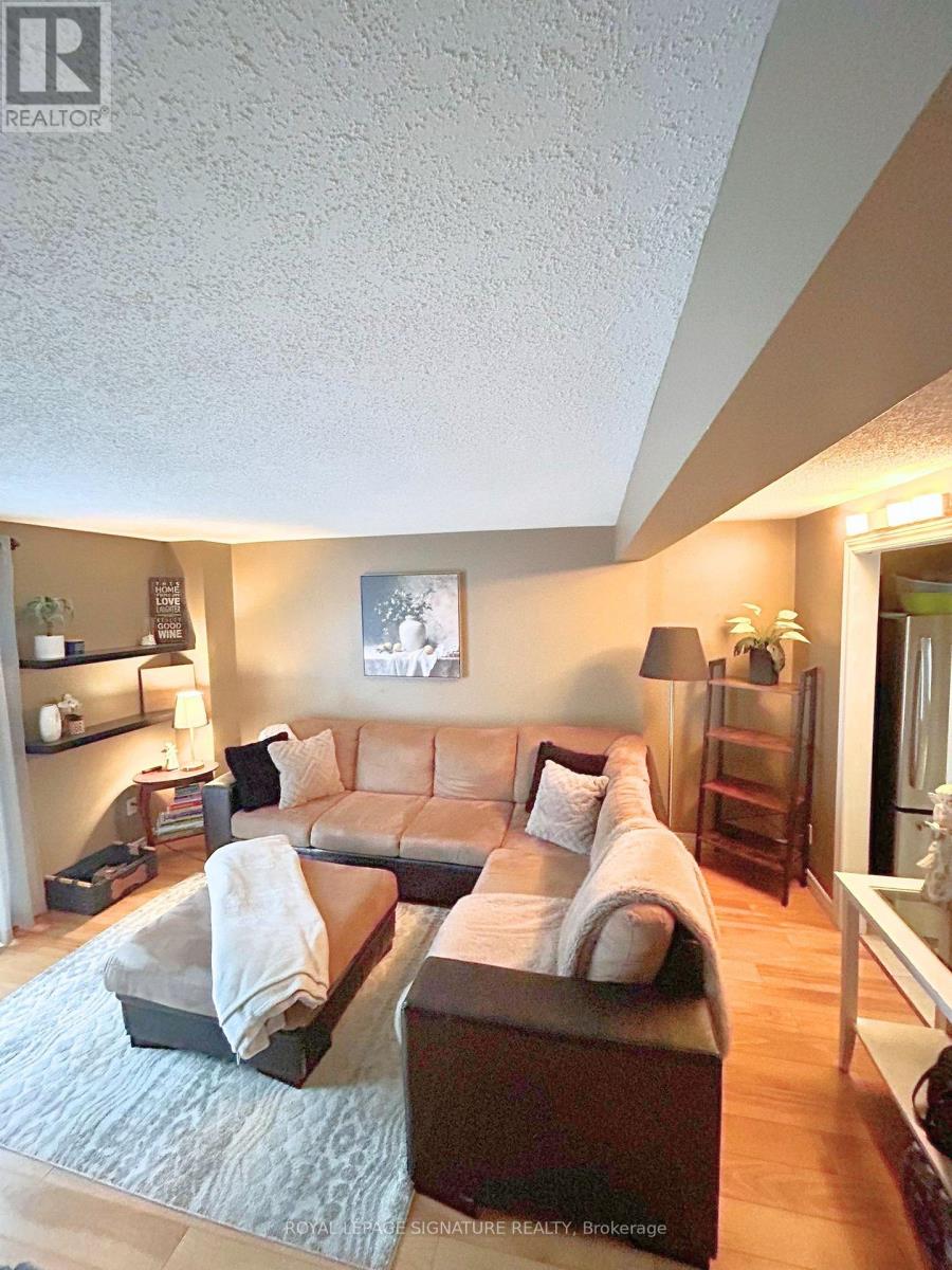 276 Benesfort Crescent, Kitchener, Ontario  N2N 3B5 - Photo 2 - X12924982