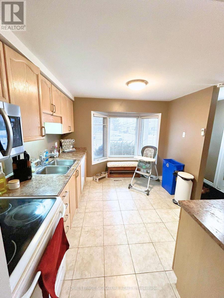 276 Benesfort Crescent, Kitchener, Ontario  N2N 3B5 - Photo 5 - X12924982