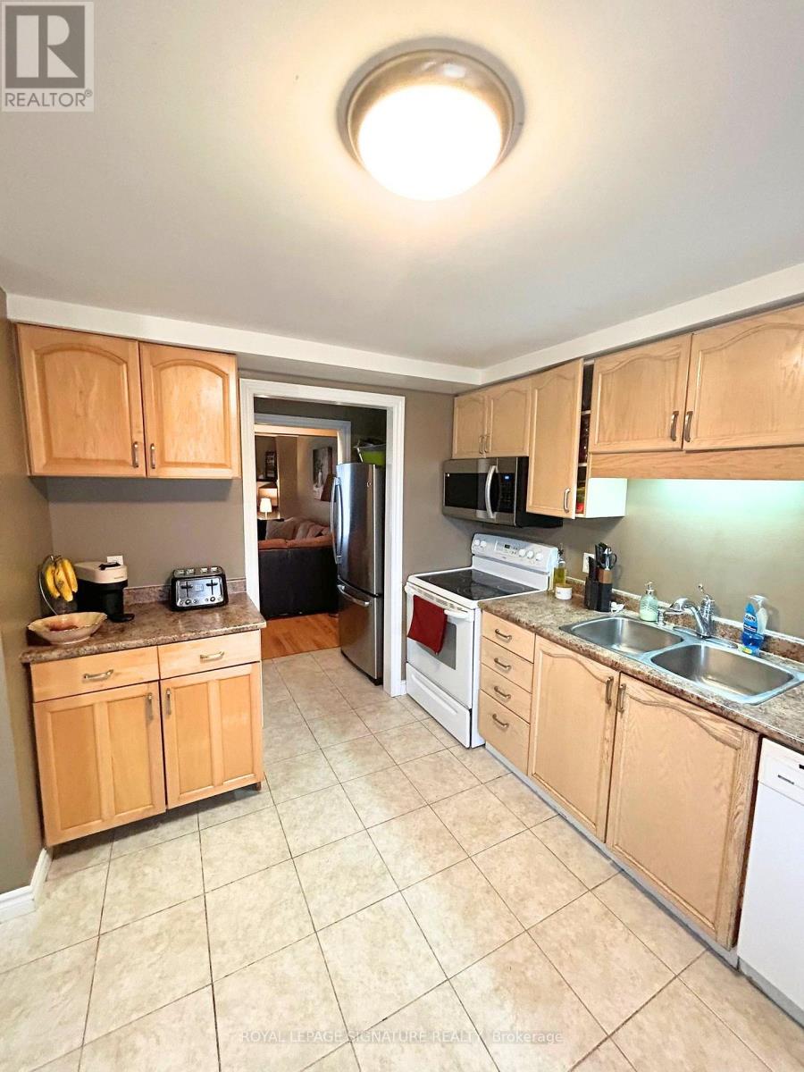 276 Benesfort Crescent, Kitchener, Ontario  N2N 3B5 - Photo 6 - X12924982