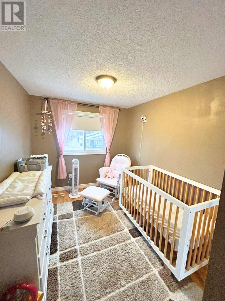 276 Benesfort Crescent, Kitchener, Ontario  N2N 3B5 - Photo 8 - X12924982