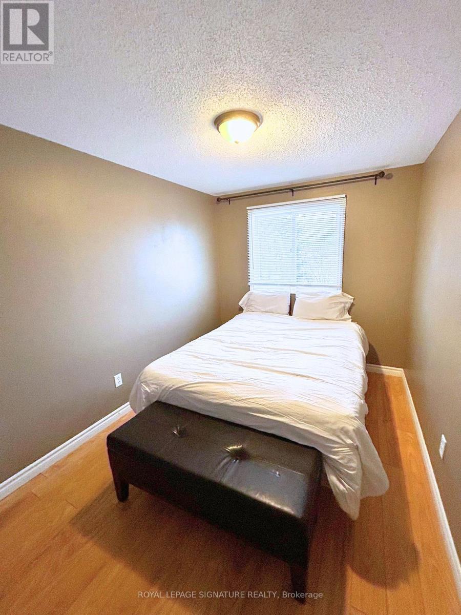 276 Benesfort Crescent, Kitchener, Ontario  N2N 3B5 - Photo 9 - X12924982