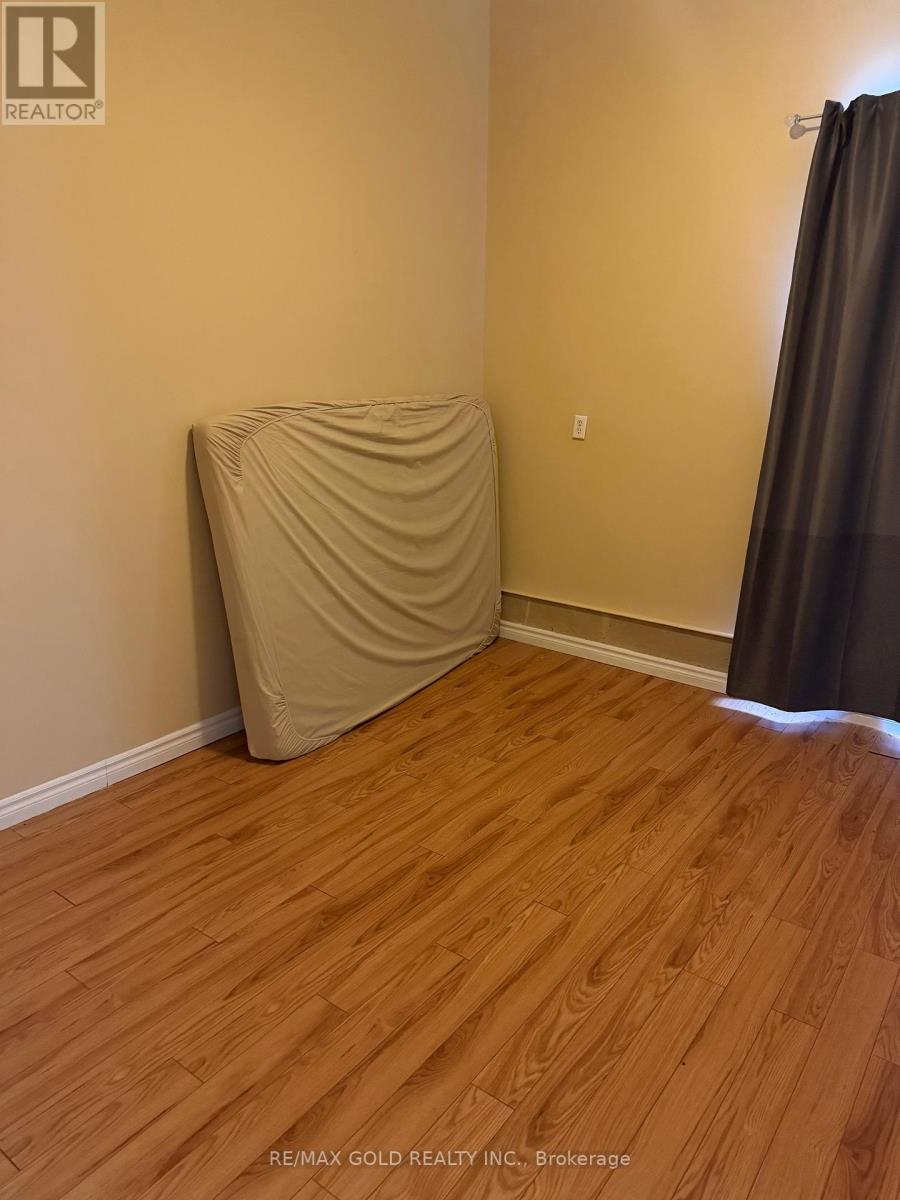 455 S Edgeware Rd. Road, St. Thomas, Ontario  N5P 4K6 - Photo 5 - X12924984