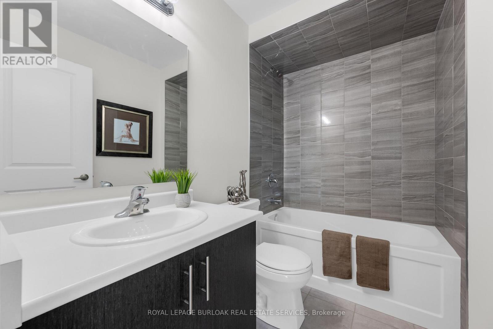 36 - 40 Zinfandel Drive, Hamilton, Ontario  L8E 0L1 - Photo 17 - X12924998