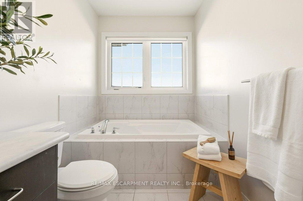 3998 Fracchioni Drive, Lincoln, Ontario  L3J 0R9 - Photo 30 - X12925004