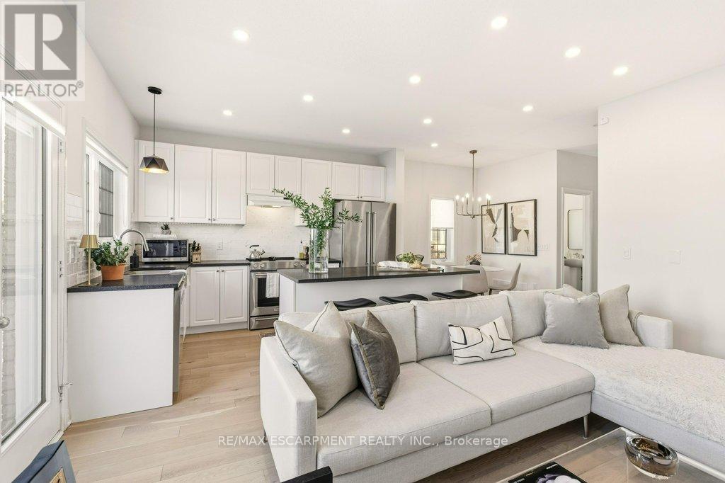 3998 Fracchioni Drive, Lincoln, Ontario  L3J 0R9 - Photo 8 - X12925004