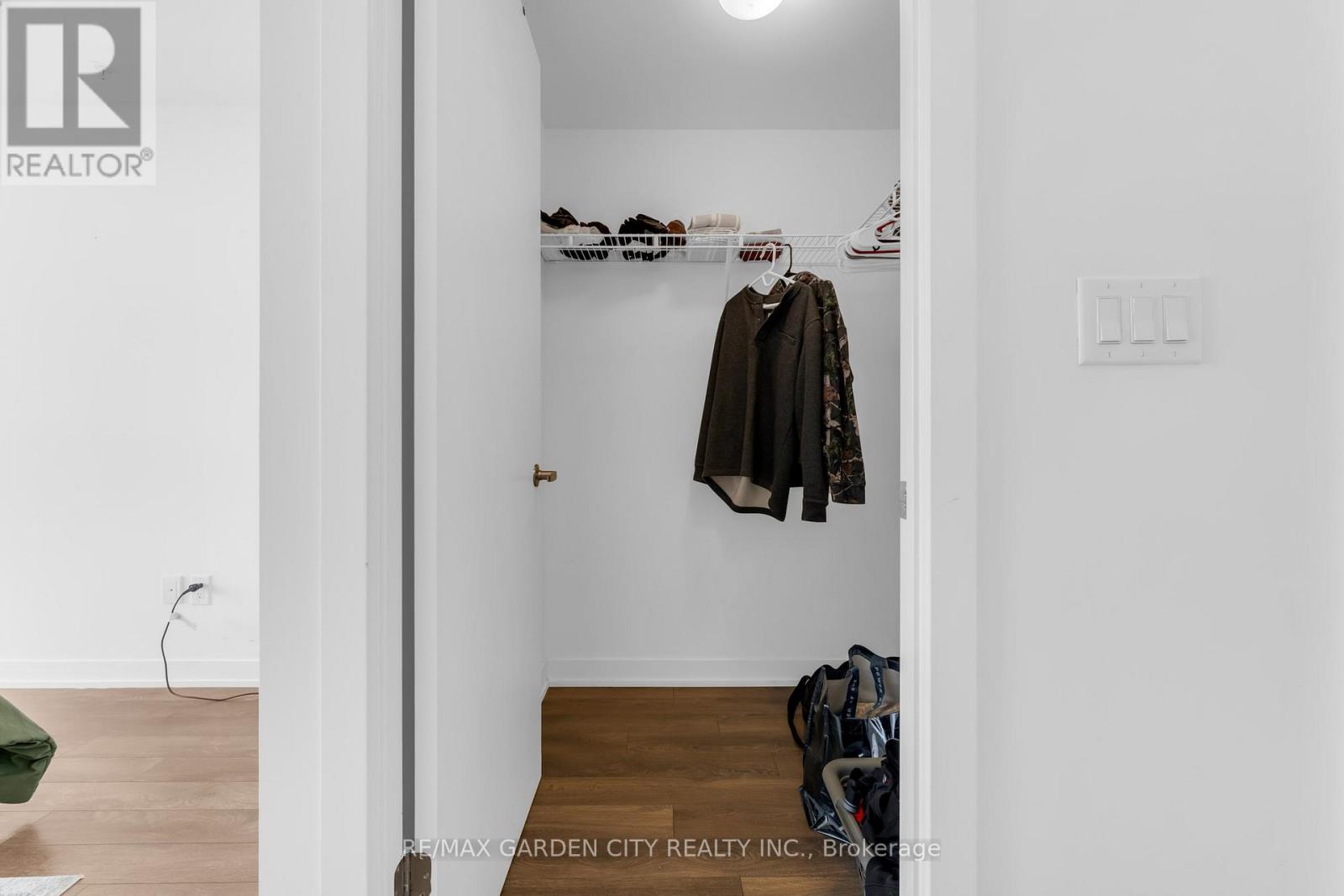 814 - 550 North Service Road, Grimsby, Ontario  L3M 4E8 - Photo 11 - X12925012