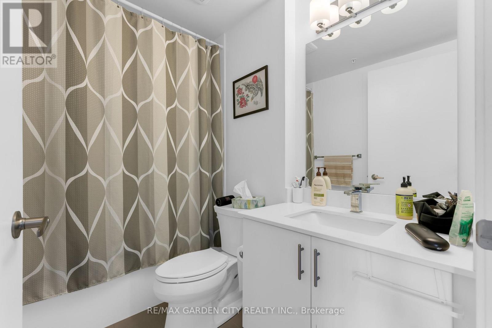 814 - 550 North Service Road, Grimsby, Ontario  L3M 4E8 - Photo 12 - X12925012