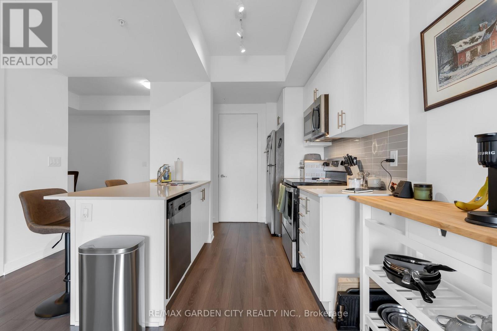 814 - 550 North Service Road, Grimsby, Ontario  L3M 4E8 - Photo 4 - X12925012