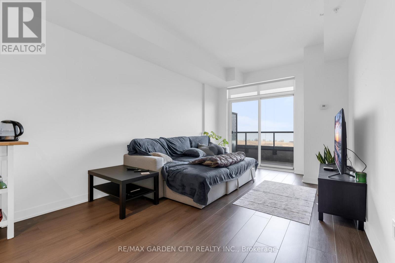 814 - 550 North Service Road, Grimsby, Ontario  L3M 4E8 - Photo 5 - X12925012