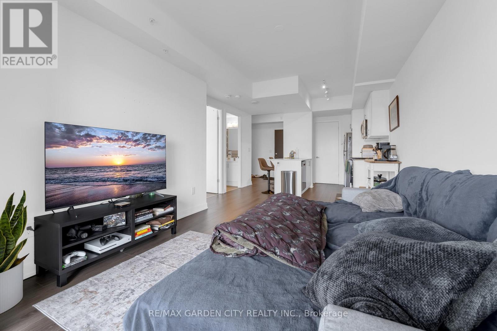 814 - 550 North Service Road, Grimsby, Ontario  L3M 4E8 - Photo 7 - X12925012