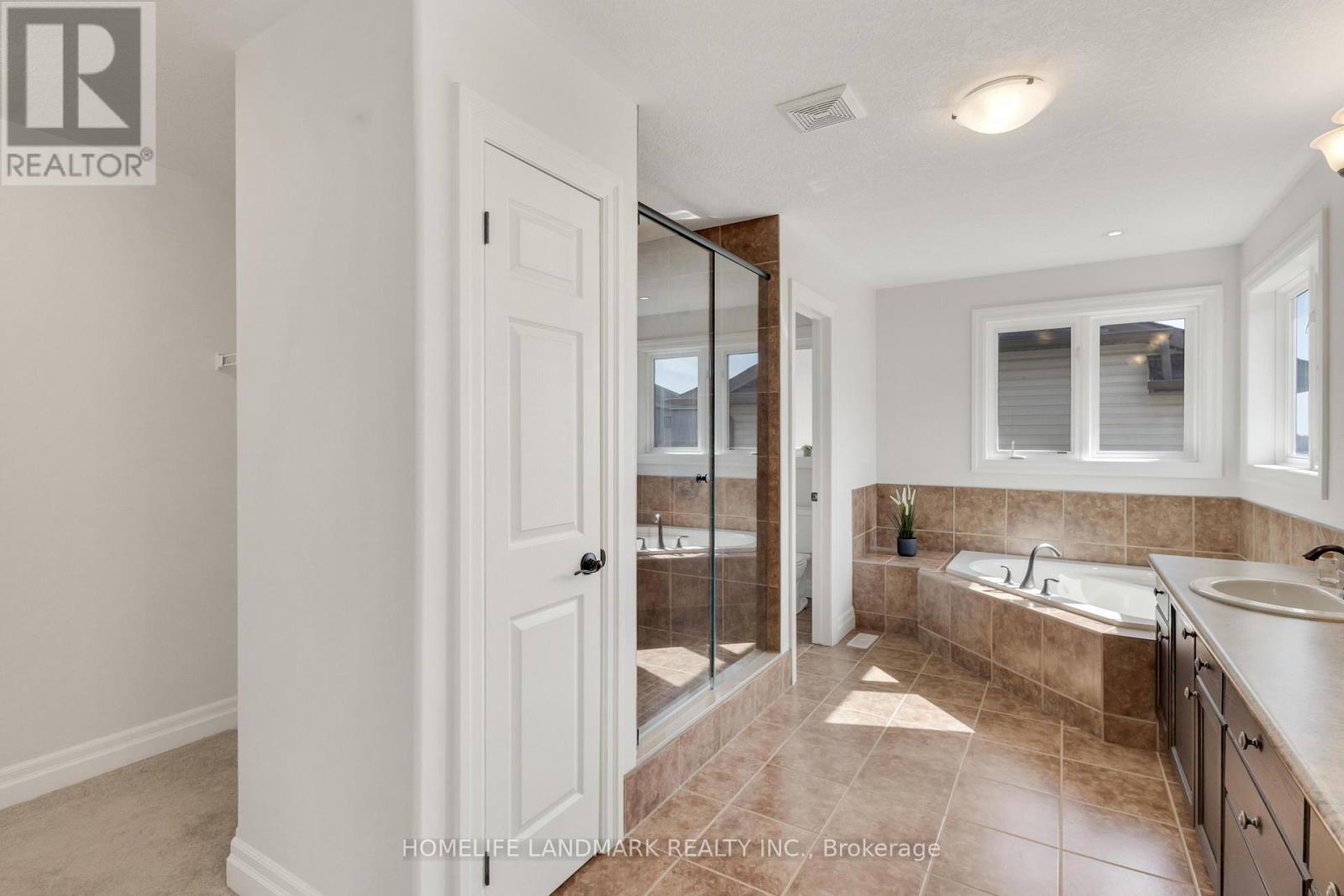 341 Zeller Drive, Kitchener, Ontario  N2A 0B2 - Photo 26 - X12925028