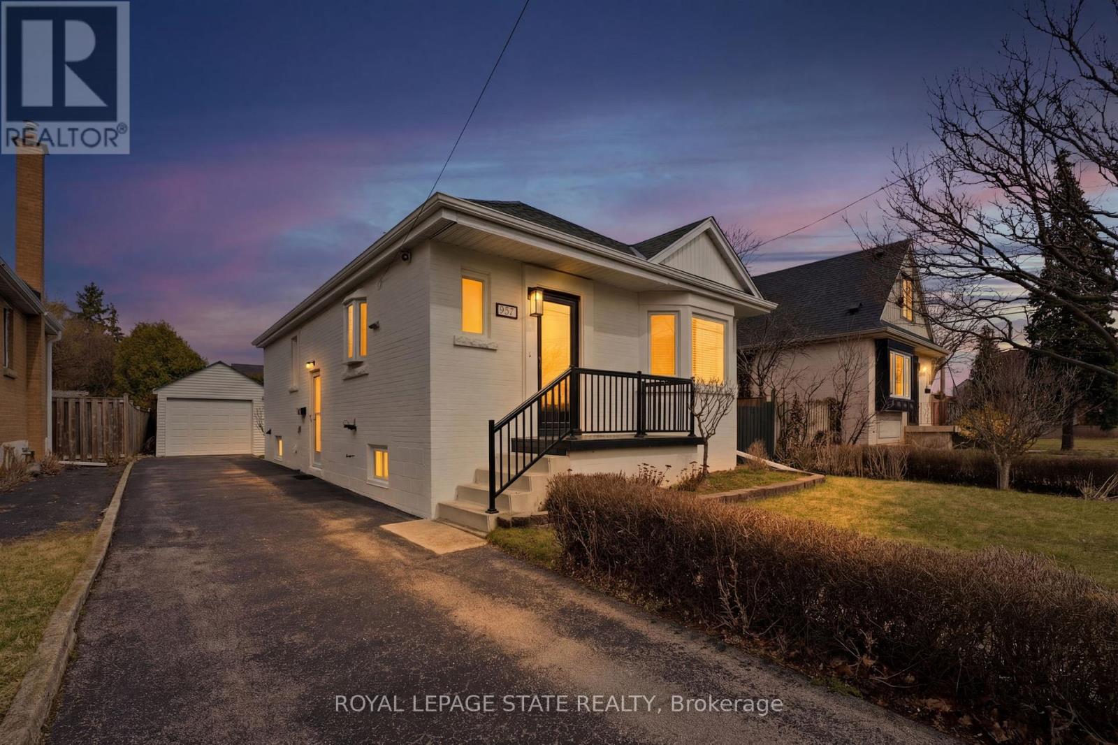 957 Queensdale Avenue E, Hamilton, Ontario  L8T 1H5 - Photo 3 - X12925046