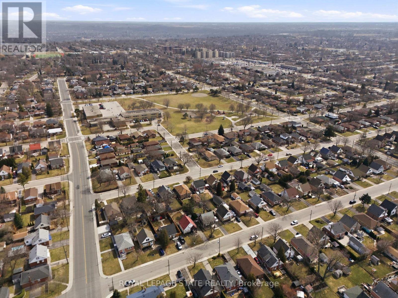 957 Queensdale Avenue E, Hamilton, Ontario  L8T 1H5 - Photo 36 - X12925046