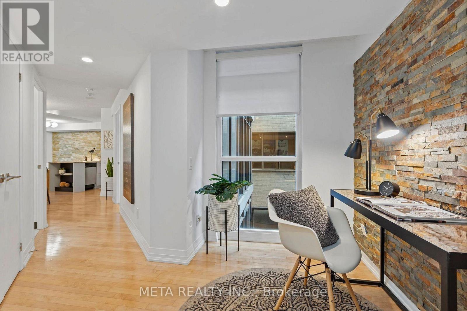 328 - 25 CARLTON STREET, Toronto, Ontario