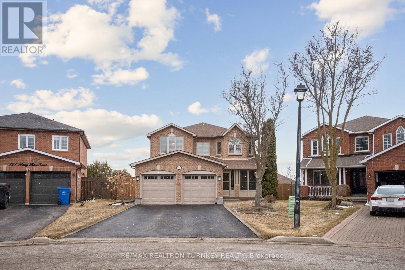 323 Harry Beer Court, Newmarket, Ontario  L3Y 8M2 - Photo 2 - N12924916