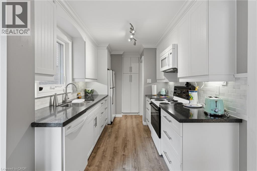 23 Garden Avenue, Brampton, Ontario  L6X 1M4 - Photo 6 - 40815124