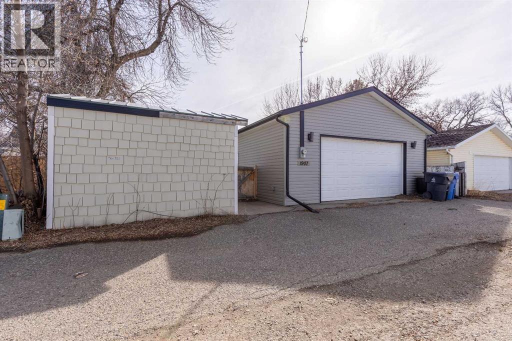 1907 7a Avenue N, Lethbridge, Alberta  T1H 0Z8 - Photo 37 - A2292410