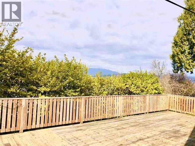 7725 Berkley Street, Burnaby, British Columbia  V5E 2J8 - Photo 6 - R3103759