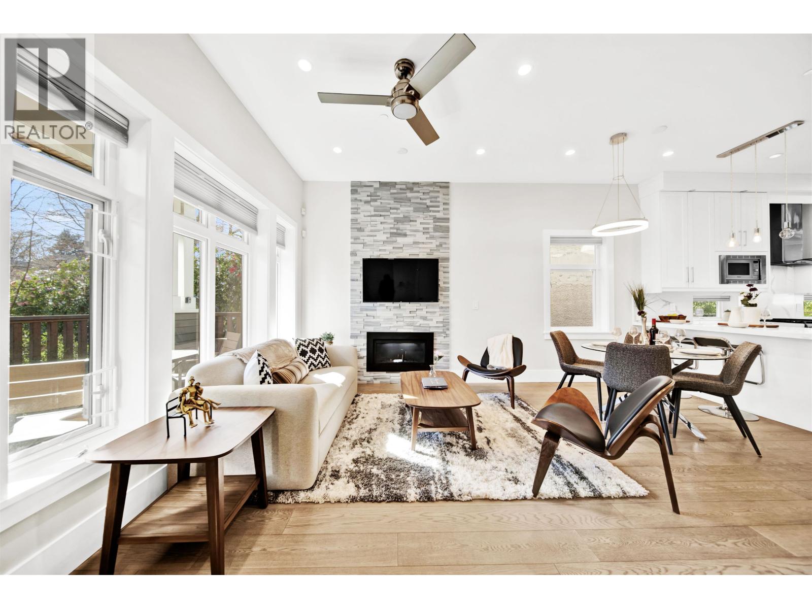 945 E 20th Avenue, Vancouver, British Columbia  V5V 1N7 - Photo 4 - R3103911