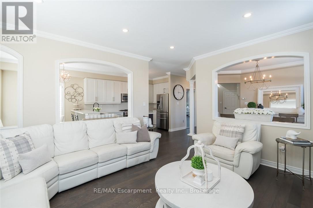 2454 Longridge Crescent, Oakville, Ontario  L6H 6N8 - Photo 19 - W12925374